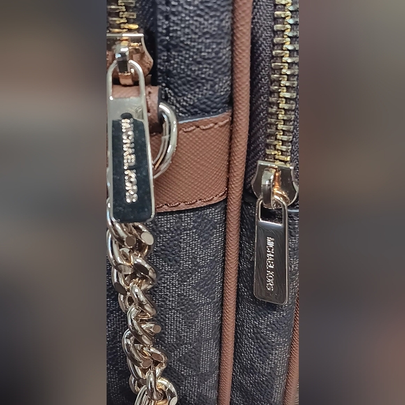 Michael Kors Medium Jet Set Dark Brown Crossbody Bag 8" Tall X 6" Wide NWOT - Picture 5 of 6